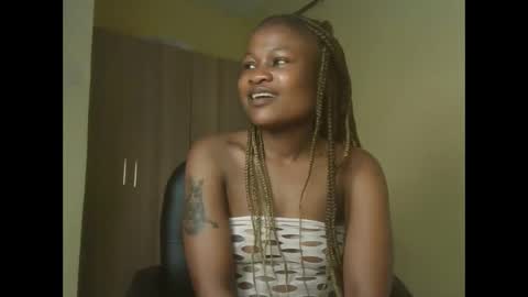 queenivy online show from November 11, 6:04 am