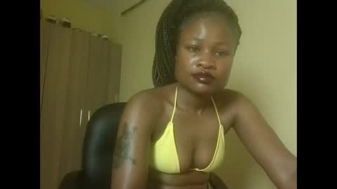 Snapshot of sexyqueenivy chatting on October 8, 6:03 pm queenivy online show from October 8, 6:03 pm