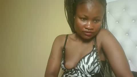 Snapshot of sexyqueenivy chatting on September 28, 1:03 am queenivy online show from September 28, 1:03 am