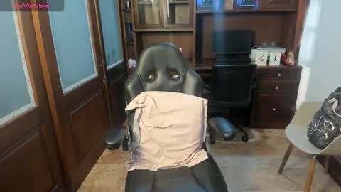Snapshot of sexyrachel_ chatting on October 19, 12:43 pm R A C H E L online show from October 19, 12:43 pm