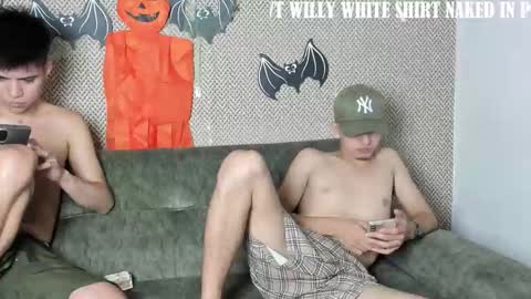 Snapshot of sexys_boys18 chatting on October 20, 7:30 pm MATIAS-18 THIAHO -18 MAX-19 NICOKALY-19 CAIN-19 MOD ESTEBAN online show from October 20, 7:30 pm