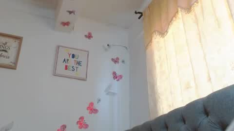 Venus Independent Model online show from June 18, 6:46 pm