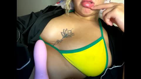 sexyskye_456 online show from March 22, 8:46 pm