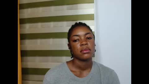 Snapshot of sexyxbunnyxx chatting on October 4, 6:39 pm Blue online show from October 4, 6:39 pm