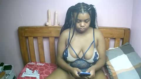 sexyyred_ online show from June 5, 3:13 am