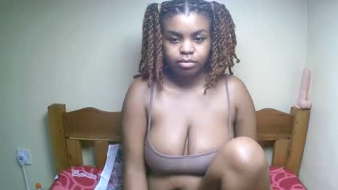 sexyyred_ online show from March 21, 7:29 pm