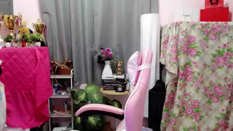 Zendaya online show from February 12, 3:43 am