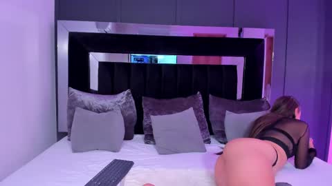 Snapshot of shaina_vasquez chatting on September 25, 8:49 pm Shaina Vasquez online show from September 25, 8:49 pm