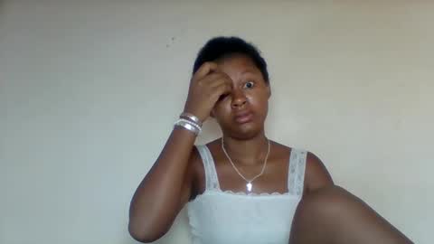 shainnah online show from November 25, 3:05 am