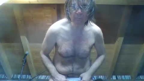Snapshot of shairy702 chatting on December 6, 2:40 am shairy702 online show from December 6, 2:40 am