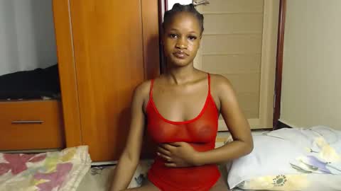 shaky xxx online show from November 2, 4:40 pm