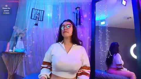 Snapshot of shalyn_lux chatting on October 19, 3:33 am shalyn_lux online show from October 19, 3:33 am