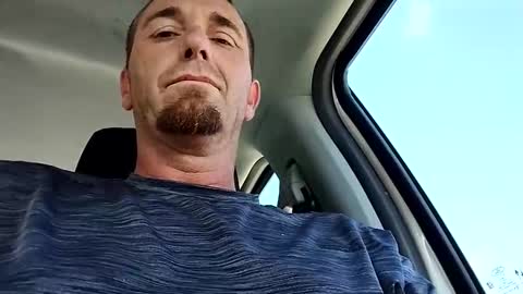 Snapshot of shane198569 chatting on October 20, 5:18 pm shane198569 online show from October 20, 5:18 pm