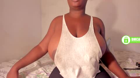 Snapshot of shaniblack chatting on February 19, 6:00 pm Danna online show from February 19, 6:00 pm