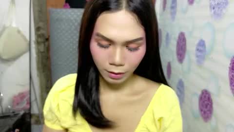 shanica_lee972385 online show from April 29, 9:25 am