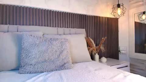 SHANON online show from February 11, 7:07 pm