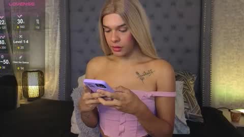 Shantal Jones online show from November 11, 9:28 pm