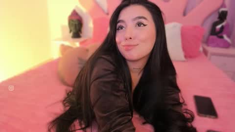 Snapshot of shantall_vidales chatting on September 28, 7:50 am online show from September 28, 7:50 am