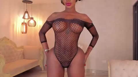 ShantallKnowles online show from July 9, 2:43 pm