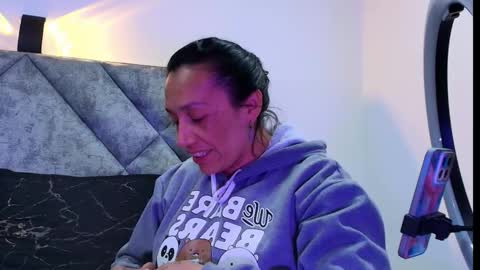 shantey online show from December 4, 11:43 am