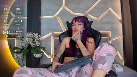 SharaRoss online show from December 23, 1:56 pm