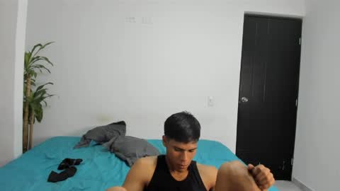 shark_boy21 online show from April 4, 11:12 pm