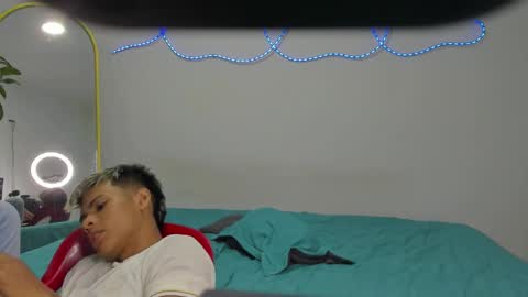 shark_boy21 online show from January 7, 3:11 am