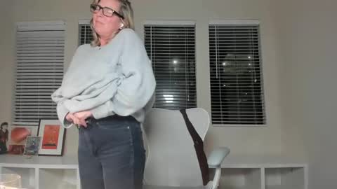 Sharkgirl online show from February 18, 1:10 am