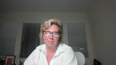 Sharkgirl online show from December 1, 11:51 pm