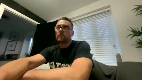 Sharksboy online show from February 14, 7:00 am