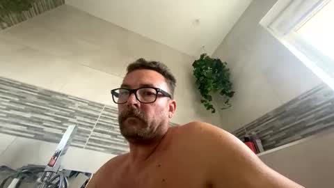 Snapshot of sharksboy16 chatting on October 11, 2:22 pm Sharksboy online show from October 11, 2:22 pm