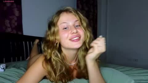 Sharleen online show from November 12, 5:15 pm