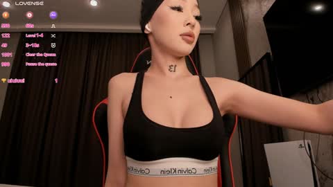 Sharlin  online show from February 8, 1:00 am