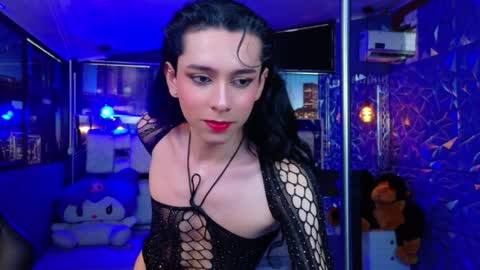 Sharlond online show from May 22, 2:02 pm