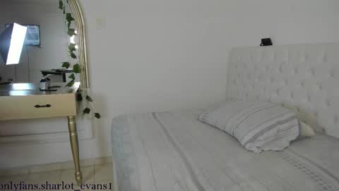 Sharlot online show from February 4, 12:31 pm