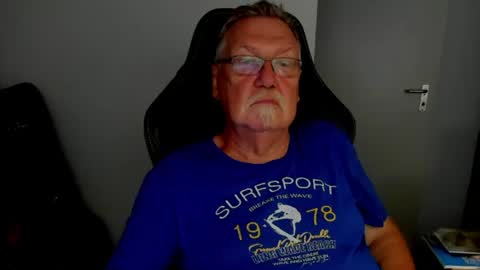 sharlots_pet online show from August 5, 1:30 pm