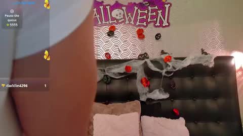 Snapshot of sharonevanss chatting on October 10, 9:08 pm Sharon online show from October 10, 9:08 pm