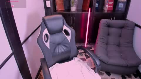 sharonqueen1_ online show from November 26, 1:08 pm