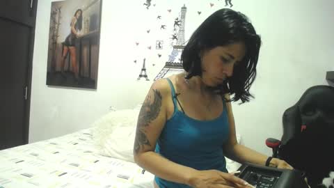 Snapshot of sharoon__cherry_ chatting on February 18, 12:17 pm sharon online show from February 18, 12:17 pm