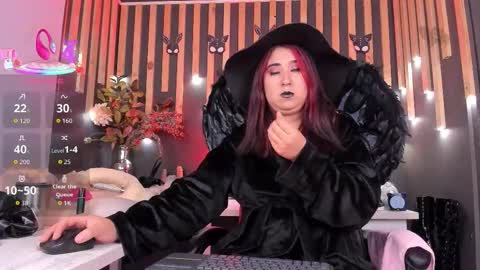 Snapshot of sharoon_gold chatting on September 12, 8:55 pm Your mistress Sharon online show from September 12, 8:55 pm