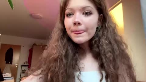 Elizabeth online show from April 29, 5:30 pm