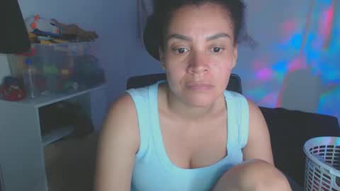 Snapshot of shayna_cute chatting on October 7, 5:14 am Shayna online show from October 7, 5:14 am