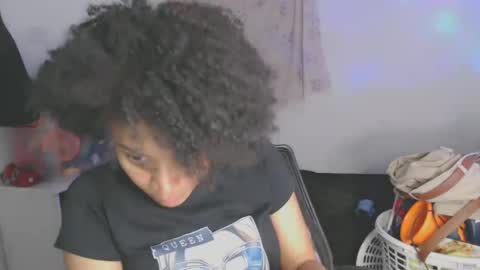 Snapshot of shayna_cute chatting on October 1, 4:33 am Shayna online show from October 1, 4:33 am