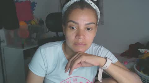 Snapshot of shayna_cute chatting on September 15, 2:46 am Shayna online show from September 15, 2:46 am