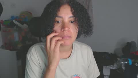 Snapshot of shayna_cute chatting on September 22, 2:04 am Shayna online show from September 22, 2:04 am
