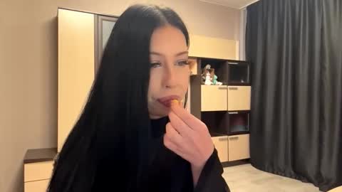 Dana online show from November 16, 8:49 am