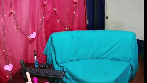 SHEILA MCCARTY online show from February 17, 7:04 am