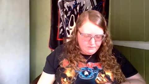 Red online show from April 21, 2:24 pm