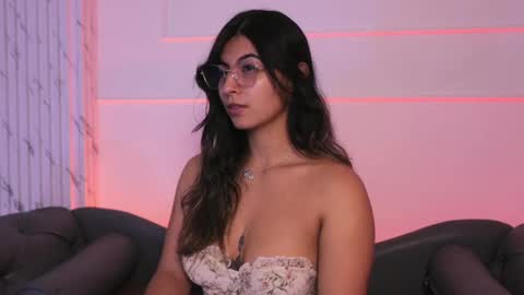 Snapshot of shelleymorell chatting on March 3, 12:17 pm Transmission schedule Monday - Friday 715 am to 200 pm time Colombia online show from March 3, 12:17 pm