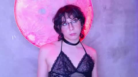 Shelly online show from March 4, 11:02 pm